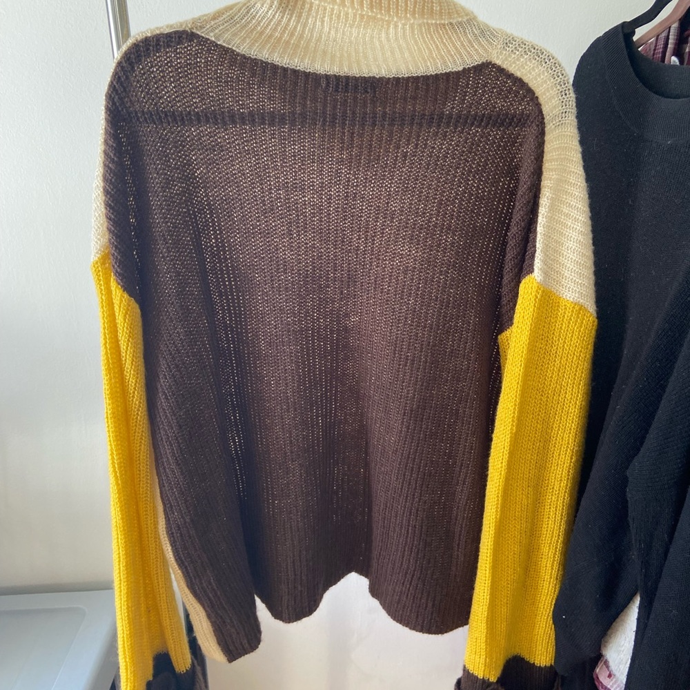 Color Block Sweater - Picture 3 of 4